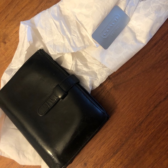Coach wallet - Picture 1 of 3